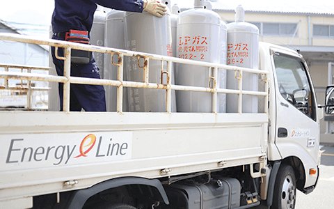 写真:液化石油ガス(LPガス)の配送業務